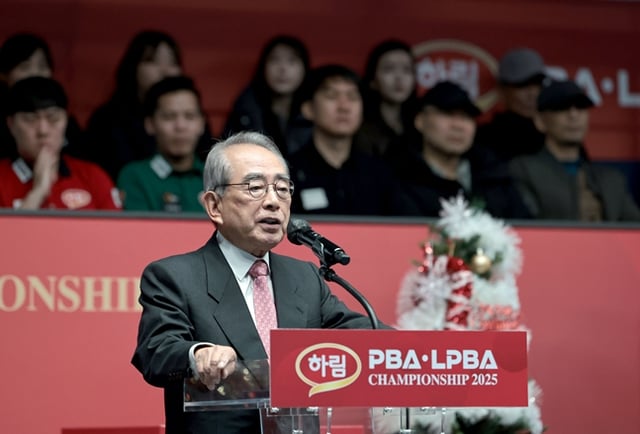 PBA 김영수 총재가 1일 '하림 PBA-LPBA 챔피언십' 개막식에서 개회를 선언하고 있다. /사진=PBA