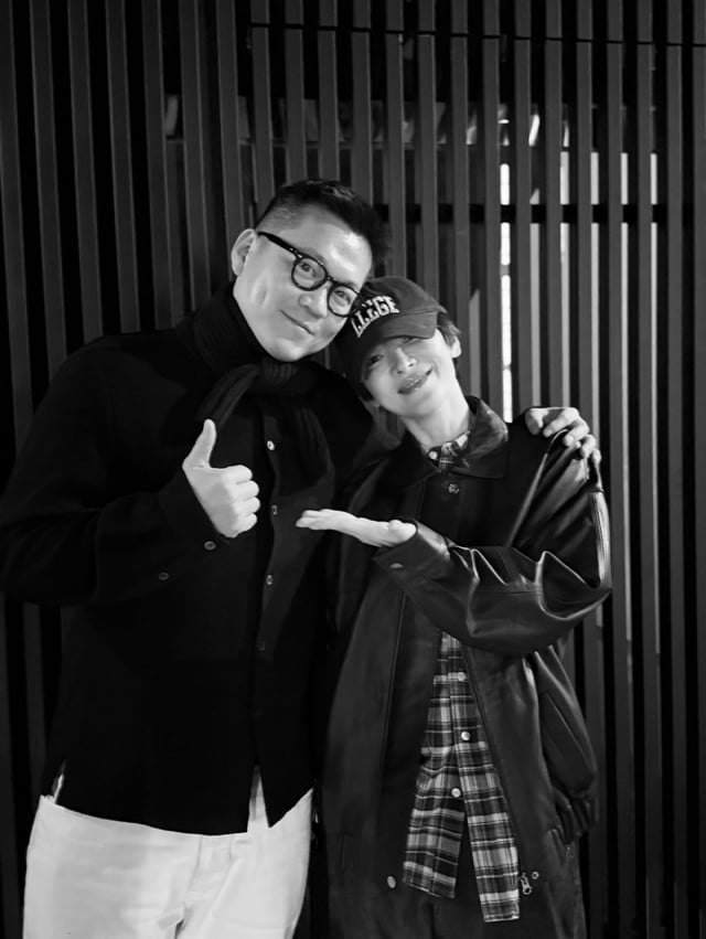 왼쪽부터 목정욱 포토그래퍼, 송혜교 /사진=송혜교 인스타그램 캡처