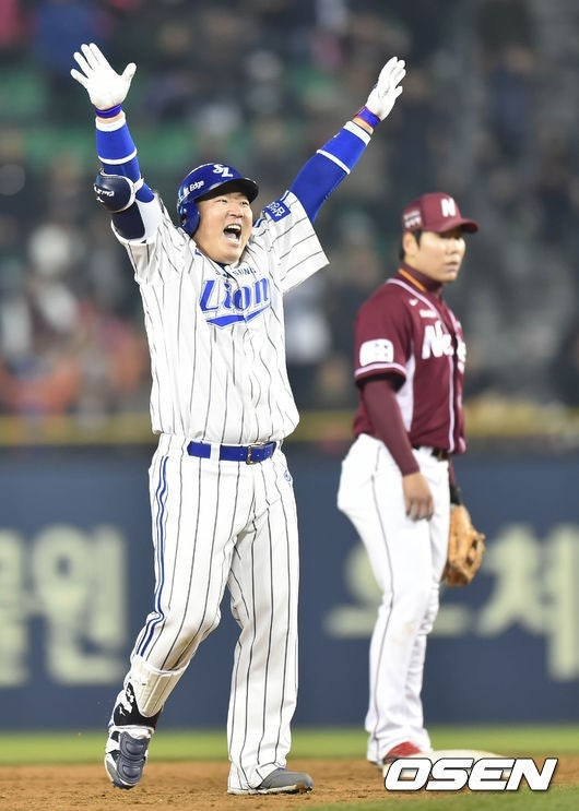 삼성 라이온즈 시절 최형우의 모습.