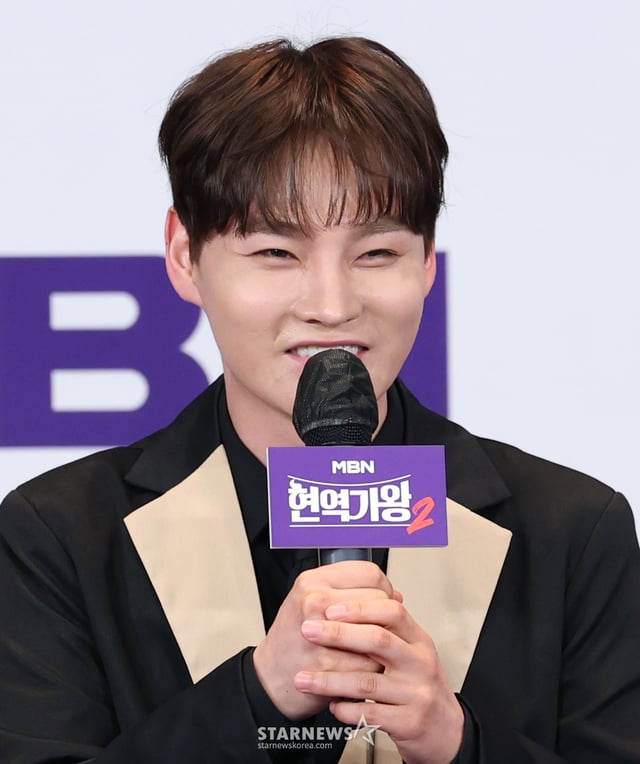 (서울=뉴스1) 권현진 기자 = 가수 박서진이 12일 서울 마포구 누리꿈스퀘어 비즈니스타워에서 열린 MBN ‘현역가왕2’ TOP7 종영 기자 간담회에서 인사말을 하고 있다. 2025.3.12/뉴스1  Copyright © 뉴스1. All rights reserved. 무단 전재 및 재배포,  AI학습 이용 금지. /사진=(서울=뉴스1) 권현진 기자