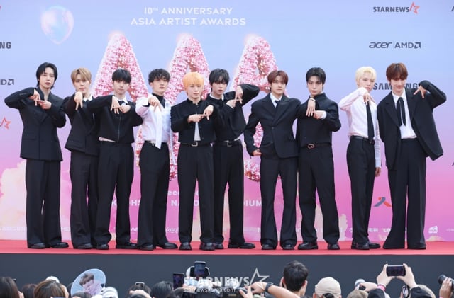 그룹 싸이커스가 6일 대만 가오슝 내셔널 스타디움에서 진행된 스타뉴스 주최 '10주년 아시아 아티스트 어워즈 2025(10th Anniversary Asia Artist Awards 2025, '10주년 AAA 2025') 레드카펫 행사에 참석해 포즈를 취하고 있다. 12월 6일~7일 양일에 걸쳐 가오슝 내셔널 스타디움에서 펼쳐지는 '10주년 아시아 아티스트 어워즈 2025(10th Anniversary Asia Artist Awards 2025, '10주년 AAA 2025')'와 페스타 'ACON 2025'는 MTN(머니투데이방송)과 위버스(Weverse)를 통해 각각 TV와 온라인 스트리밍으로 생중계 된다. /2025.12.06 /사진=이동훈 photoguy@