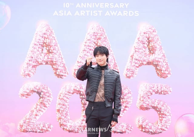 가수 우즈가 6일 대만 가오슝 내셔널 스타디움에서 진행된 스타뉴스 주최 '10주년 아시아 아티스트 어워즈 2025(10th Anniversary Asia Artist Awards 2025, '10주년 AAA 2025') 레드카펫 행사에 참석해 포즈를 취하고 있다. 12월 6일~7일 양일에 걸쳐 가오슝 내셔널 스타디움에서 펼쳐지는 '10주년 아시아 아티스트 어워즈 2025(10th Anniversary Asia Artist Awards 2025, '10주년 AAA 2025')'와 페스타 'ACON 2025'는 MTN(머니투데이방송)과 위버스(Weverse)를 통해 각각 TV와 온라인 스트리밍으로 생중계 된다. /2025.12.06 /사진=이동훈 photoguy@