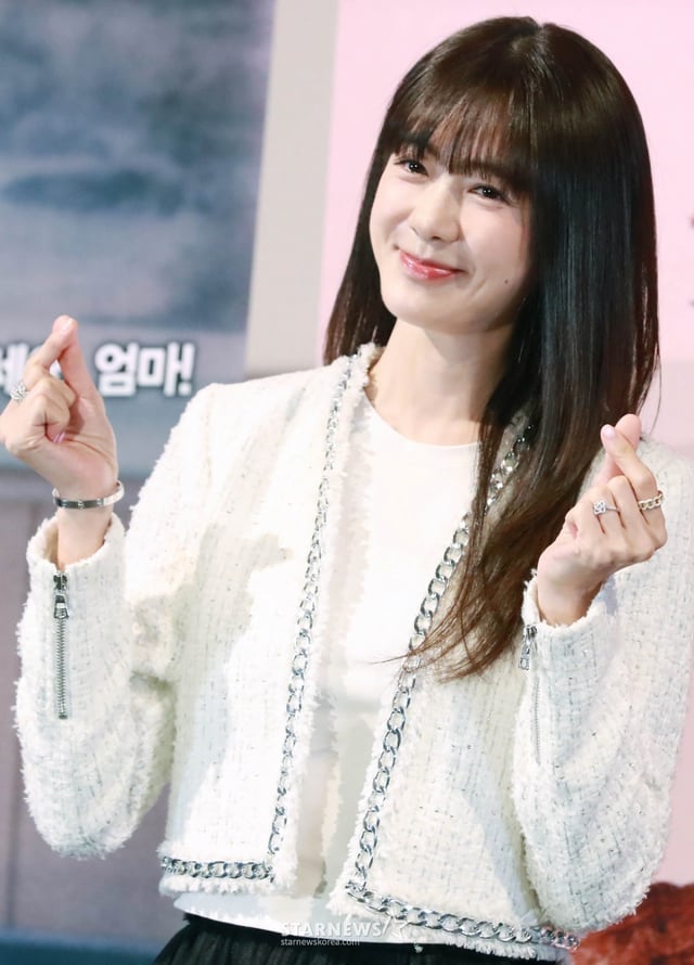 배우 이요원이 1일 오후 서울 CGV용산아이파크몰에서 진행된 영화 '귀신들'(감독 황승재) 언론배급시사회 및 기자간담회에 참석해 포즈를 취하고 있다. /2025.04.01 /사진=이동훈 photoguy@