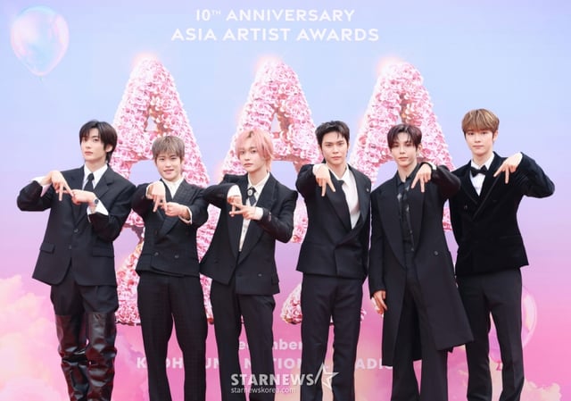 그룹 라이즈가 6일 가오슝 내셔널 스타디움에서 진행된 스타뉴스 주최 '10주년 아시아 아티스트 어워즈 2025(10th Anniversary Asia Artist Awards 2025, '10주년 AAA 2025') 레드카펫 행사에 참석해 포즈를 취하고 있다. 12월 6일~7일 양일에 걸쳐 가오슝 내셔널 스타디움에서 펼쳐지는 '10주년 아시아 아티스트 어워즈 2025(10th Anniversary Asia Artist Awards 2025, '10주년 AAA 2025')'와 페스타 'ACON 2025'는 MTN(머니투데이방송)과 위버스(Weverse)를 통해 각각 TV와 온라인 스트리밍으로 생중계 된다. /2025.12.06 /사진=이동훈 photoguy@