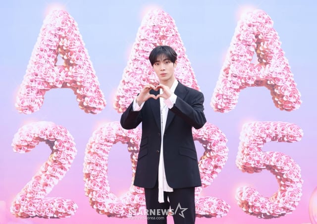배우 추영우가 6일 가오슝 내셔널 스타디움에서 진행된 스타뉴스 주최 '10주년 아시아 아티스트 어워즈 2025(10th Anniversary Asia Artist Awards 2025, '10주년 AAA 2025') 레드카펫 행사에 참석해 포즈를 취하고 있다. 12월 6일~7일 양일에 걸쳐 가오슝 내셔널 스타디움에서 펼쳐지는 '10주년 아시아 아티스트 어워즈 2025(10th Anniversary Asia Artist Awards 2025, '10주년 AAA 2025')'와 페스타 'ACON 2025'는 MTN(머니투데이방송)과 위버스(Weverse)를 통해 각각 TV와 온라인 스트리밍으로 생중계 된다. /2025.12.06 /사진=이동훈 photoguy@
