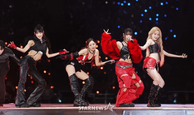 그룹 키스 오브 라이프가 6일 가오슝 내셔널 스타디움에서 진행된 스타뉴스 주최 '10주년 아시아 아티스트 어워즈 2025(10th Anniversary Asia Artist Awards 2025, '10주년 AAA 2025')에서 멋진 무대를 선보이고 있다. 12월 6일~7일 양일에 걸쳐 가오슝 내셔널 스타디움에서 펼쳐지는 '10주년 아시아 아티스트 어워즈 2025(10th Anniversary Asia Artist Awards 2025, '10주년 AAA 2025')'와 페스타 'ACON 2025'는 MTN(머니투데이방송)과 위버스(Weverse)를 통해 각각 TV와 온라인 스트리밍으로 생중계 된다. /2025.12.06 /사진=김휘선 hwijpg@