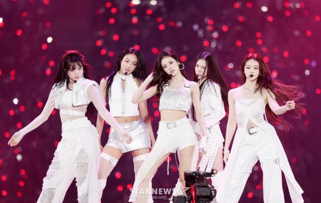 그룹 미야오가 6일 가오슝 내셔널 스타디움에서 진행된 스타뉴스 주최 '10주년 아시아 아티스트 어워즈 2025(10th Anniversary Asia Artist Awards 2025, '10주년 AAA 2025')에서 멋진 무대를 선보이고 있다. 12월 6일~7일 양일에 걸쳐 가오슝 내셔널 스타디움에서 펼쳐지는 '10주년 아시아 아티스트 어워즈 2025(10th Anniversary Asia Artist Awards 2025, '10주년 AAA 2025')'와 페스타 'ACON 2025'는 MTN(머니투데이방송)과 위버스(Weverse)를 통해 각각 TV와 온라인 스트리밍으로 생중계 된다. /2025.12.06 /사진=김휘선 hwijpg@