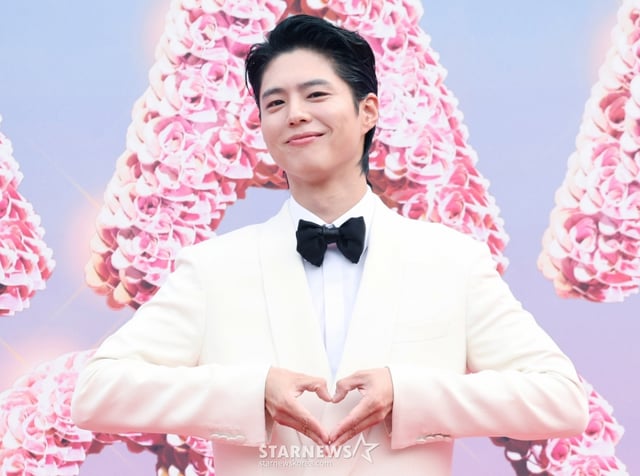 배우 박보검이 6일 가오슝 내셔널 스타디움에서 진행된 스타뉴스 주최 '10주년 아시아 아티스트 어워즈 2025(10th Anniversary Asia Artist Awards 2025, '10주년 AAA 2025') 레드카펫 행사에 참석해 포즈를 취하고 있다. 12월 6일~7일 양일에 걸쳐 가오슝 내셔널 스타디움에서 펼쳐지는 '10주년 아시아 아티스트 어워즈 2025(10th Anniversary Asia Artist Awards 2025, '10주년 AAA 2025')'와 페스타 'ACON 2025'는 MTN(머니투데이방송)과 위버스(Weverse)를 통해 각각 TV와 온라인 스트리밍으로 생중계 된다. /2025.12.06 /사진=이동훈 photoguy@