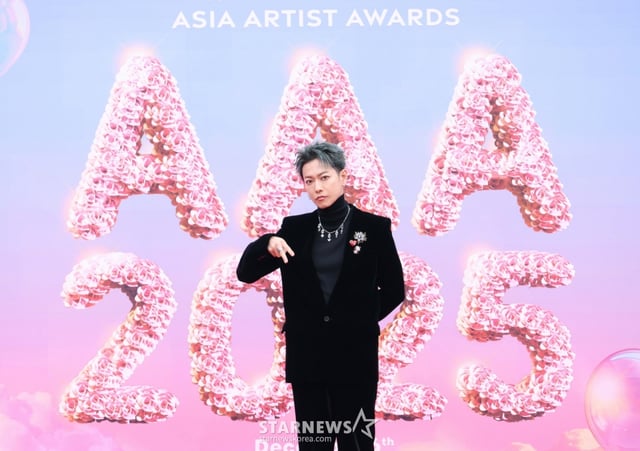 일본배우 사토 타케루가 6일 가오슝 내셔널 스타디움에서 진행된 스타뉴스 주최 '10주년 아시아 아티스트 어워즈 2025(10th Anniversary Asia Artist Awards 2025, '10주년 AAA 2025') 레드카펫 행사에 참석해 포즈를 취하고 있다. 12월 6일~7일 양일에 걸쳐 가오슝 내셔널 스타디움에서 펼쳐지는 '10주년 아시아 아티스트 어워즈 2025(10th Anniversary Asia Artist Awards 2025, '10주년 AAA 2025')'와 페스타 'ACON 2025'는 MTN(머니투데이방송)과 위버스(Weverse)를 통해 각각 TV와 온라인 스트리밍으로 생중계 된다. /2025.12.06 /사진=이동훈 photoguy@