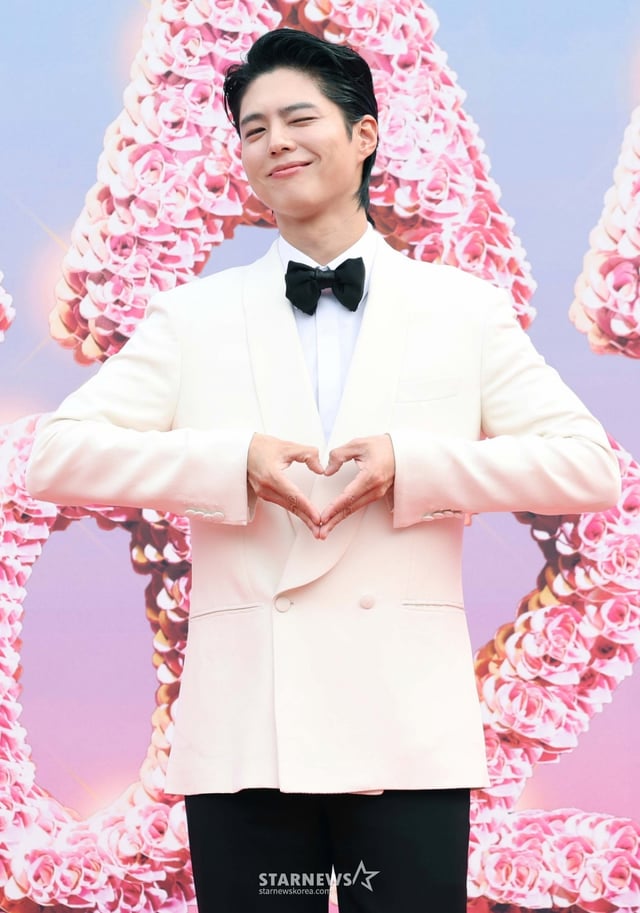 배우 박보검이 6일 가오슝 내셔널 스타디움에서 진행된 스타뉴스 주최 '10주년 아시아 아티스트 어워즈 2025(10th Anniversary Asia Artist Awards 2025, '10주년 AAA 2025') 레드카펫 행사에 참석해 포즈를 취하고 있다. /2025.12.06 /사진=이동훈 photoguy@
