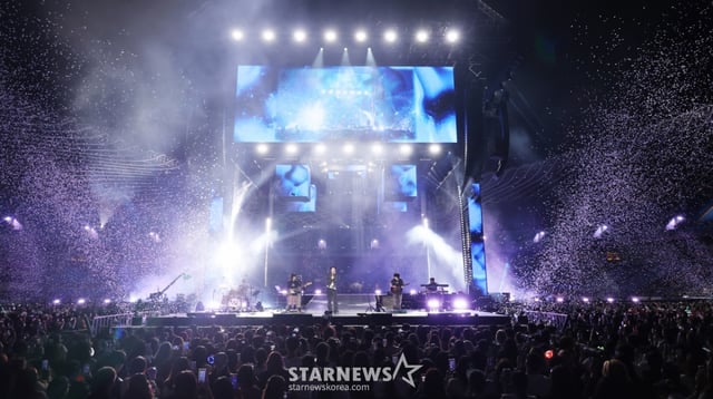 가수 우즈가 7일 가오슝 내셔널 스타디움에서 진행된 스타뉴스 주최 '10주년 아시아 아티스트 어워즈 2025(10th Anniversary Asia Artist Awards 2025, '10주년 AAA 2025')를 기념하는 'ACON 2025'에서 멋진 무대를 선보이고 있다. 'ACON 2025'는 'AAA'의 10주년을 기념하고 함께 축하하는 의미에서 열리는 페스타로, 배우 이준영과 i-dle(아이들) 슈화, 크래비티 앨런, 키키 수이가 MC를 맡아 'ACON 2025'를 이끌고 넥스지(NEXZ), 아홉(AHOF), 애쉬 아일랜드(Ash Island), 에이티즈(ATEEZ), 우즈(WOODZ), 이이경, 최예나(YENA), 키스오브라이프(KISS OF LIFE), 키키(KiiiKiii), 킥플립(KickFlip), 크래비티(CRAVITY), 싸이커스(xikers), SB19(에스비나인틴), QWER(큐더블유이알) 등이 출연한다. /2025.12.07 /사진=김휘선 hwijpg@