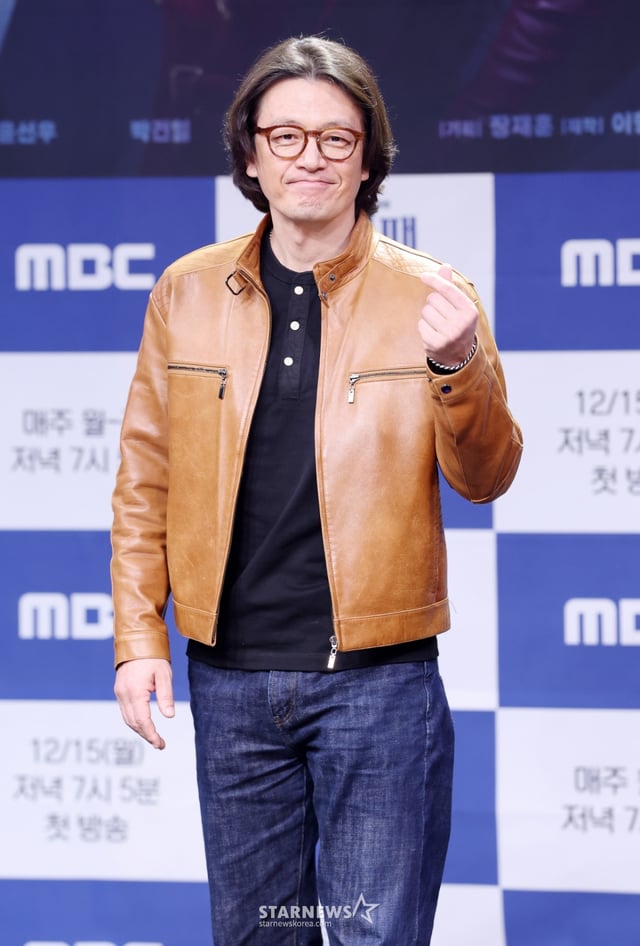 배우 정찬이 10일 서울 마포구 상암 MBC에서 진행된 일일드라마 '첫 번째 남자' 제작발표회에 참석해 포즈를 취하고 있다. /2025.12.10 /사진=김휘선 hwijpg@