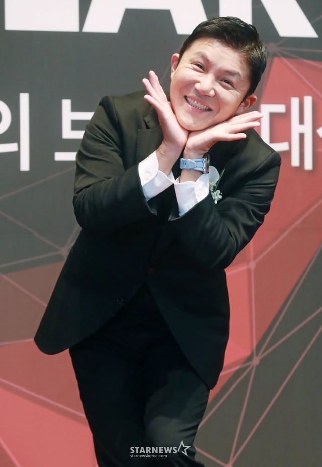 코미디언 조세호가 3일 오전 서울 신라호텔에서 진행된 '2024 올해의 브랜드 대상' 포토월 행사에 참석해 포즈를 취하고 있다. /2024.09.03 /사진=이동훈