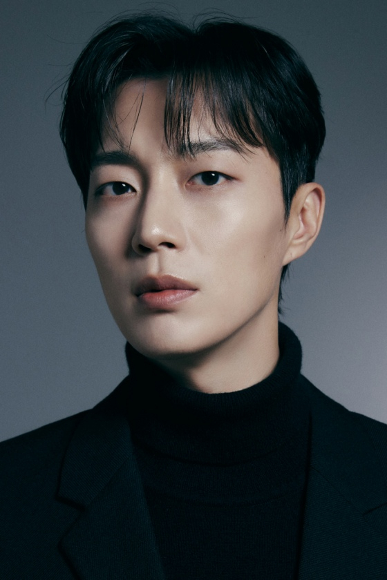 윤두준 /사진=어라운드어스