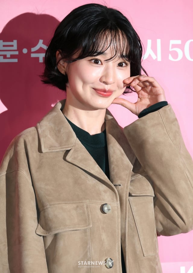 배우 방효린이 11일 오후 서울 영등포구 타임스퀘어 CGV영등포점에서 진행된 2025 KBS 2TV 단막 프로젝트 '러브 : 트랙' 제작발표회에 참석해 포즈를 취하고 있다. /2025.12.11 /사진=이동훈 photoguy@
