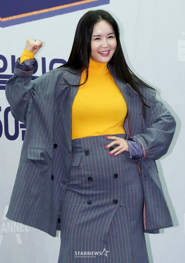 방송인 장영란이 2일 오전 서울 마포구 상암동 스탠포드 서울에서 진행된 채널A 예능 '성적을 부탁해 : 티처스' 제작발표회에 참석해 포즈를 취하고 있다. '성적을 부탁해 : 티처스'는 공부와 성적이 고민인 중•고등학생에게 대한민국 최고의 강사진이 직접 코칭해 성적을 올려주는 에듀 솔루션 버라이어티 프로그램이다. 오는 5일 첫 방송. 2023.11.02 /사진=김창현