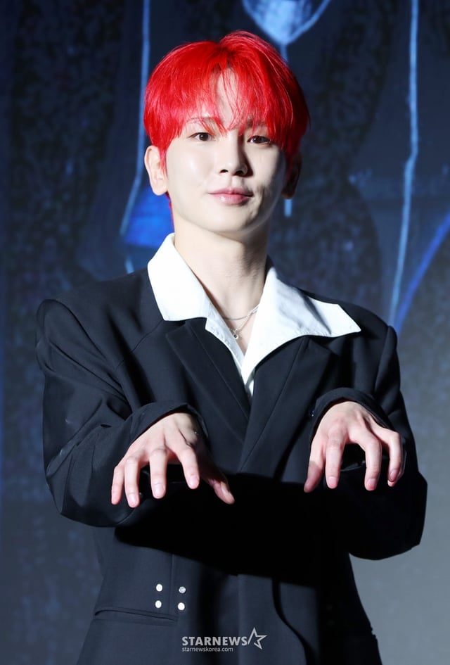 그룹 샤이니 키가 11일 서울 광진구 풀만 앰배서더 서울 이스트폴 브로드웨이에서 열린 정규 3집 '헌터'(HUNTER) 발매 기념 기자회견에서 포즈를 취하고 있다./2025.08.11 /사진=김휘선 hwijpg@