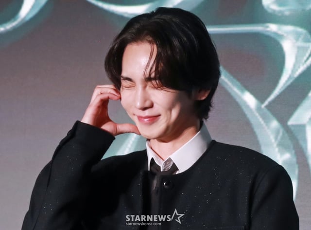 가수 키(Key)가 23일 오전 서울 여의도 페어몬트 앰배서더 호텔에서 진행된 세 번째 미니앨범 '플레저 숍'(Pleasure Shop) 발매 기자간담회에서 포즈를 취하고 있다. /2024.09.23 /사진=이동훈
