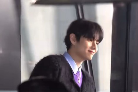 셀린느 연말 이벤트에 참가한 뷔 /사진 =뷔 태형 팬 페이지 트위터 영상