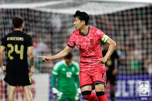 지난 9월 미국에서 열린 멕시코와의 축구 국가대표팀 평가전에서 골을 터뜨린 손흥민. /사진=대한축구협회 제공