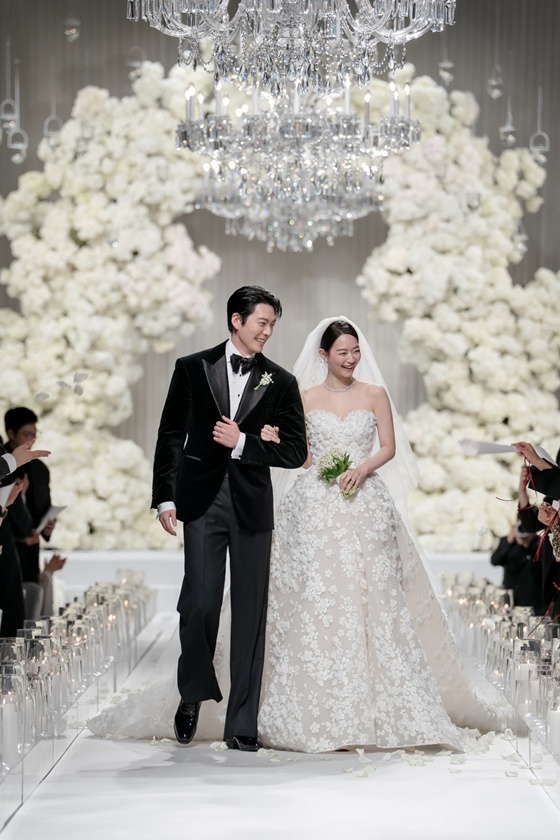 김우빈, 신민아 /사진제공=에이엠엔터테인먼트