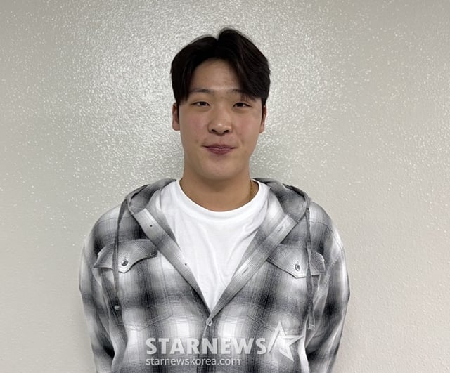 롯데 이민석이 스타뉴스와 인터뷰를 하고 있다. /사진=양정웅 기자