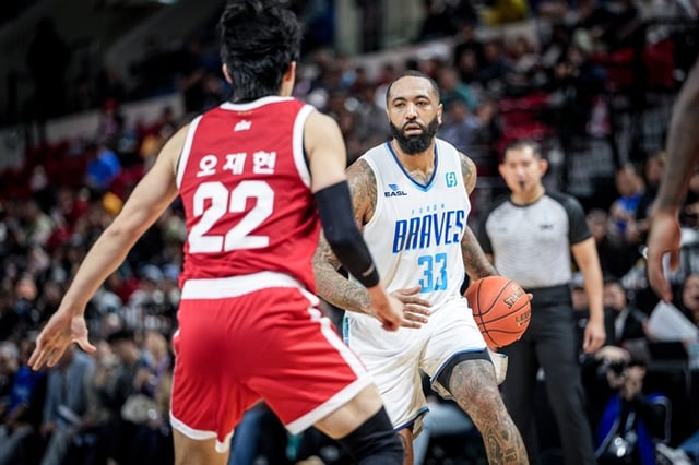 오재현을 상대로 돌파를 시도하는 길렌워터. /사진=EASL