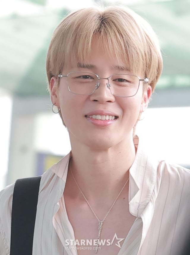 (인천공항=뉴스1) 권현진 기자 = 방탄소년단(BTS) 지민이 해외 일정을 위해 2025년 9월 30일 오전 인천국제공항을 통해 프랑스 파리로 출국하고 있다. 2025.9.30/뉴스1  Copyright © 뉴스1. All rights reserved. 무단 전재 및 재배포,  AI학습 이용 금지. /사진=(인천공항=뉴스1) 권현진 기자