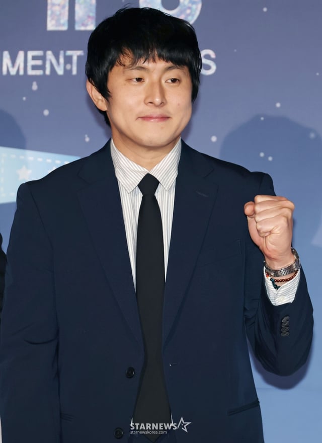 극한84 기안84가 29일 오후 서울 마포구 상암동 MBC에서 진행된 '2025 MBC 방송연예대상' 레드카펫행사에 참석해 포즈를 취하고 있다. /2025.12.29 /사진=이동훈 photoguy@