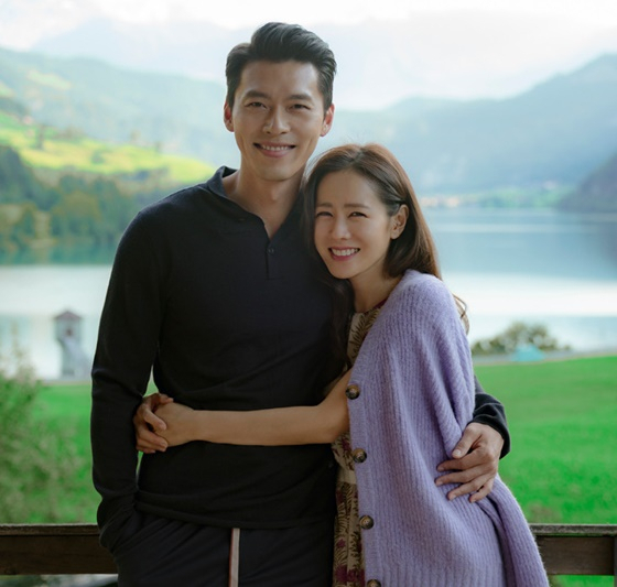 왼쪽부터 현빈, 손예진 부부 /사진=tvN '사랑의 불시착'