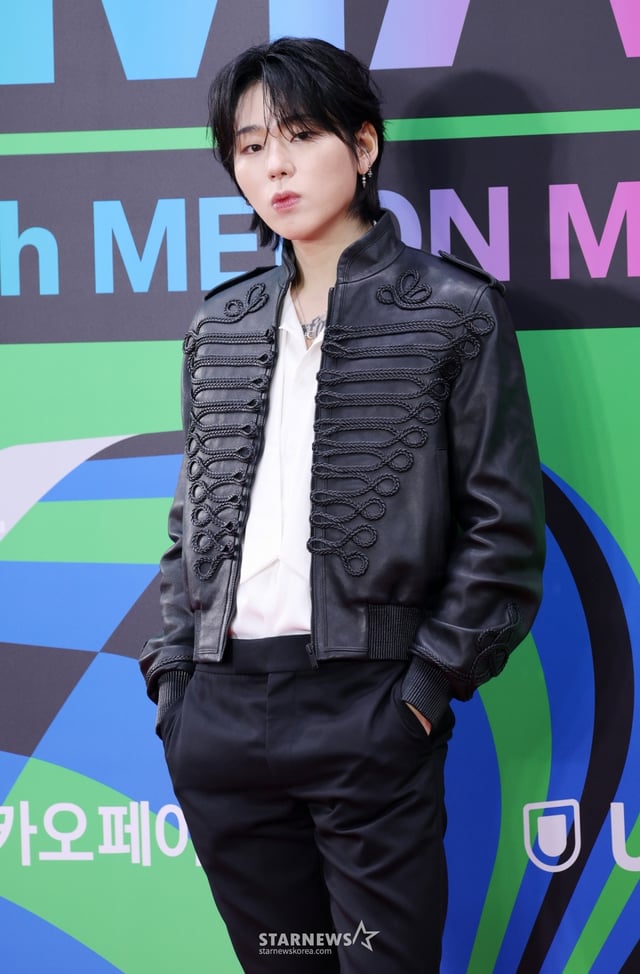 가수 지코가 20일 서울 구로구 고척스카이돔에서 열린 2025 멜론뮤직어워드(MMA2025) 레드카펫 행사에 참석해 포즈를 취하고 있다. /2025.12.20 /사진=김휘선 hwijpg@
