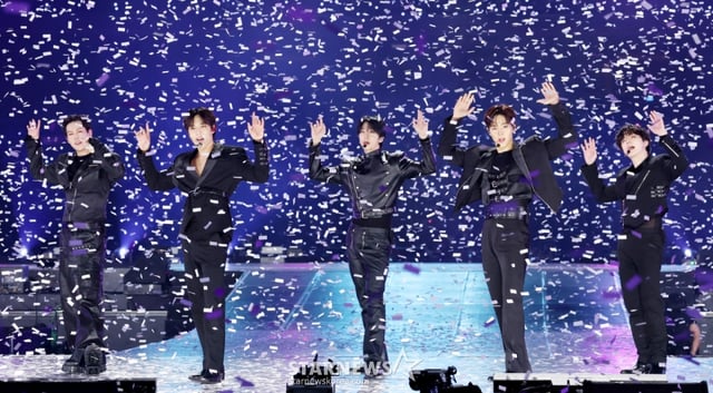 그룹 몬스타엑스가 지난 6일 가오슝 내셔널 스타디움에서 진행된 스타뉴스 주최 '10주년 아시아 아티스트 어워즈 2025(10th Anniversary Asia Artist Awards 2025, '10주년 AAA 2025')에서 멋진 무대를 선보이고 있다. /2025.12.24 /사진=김휘선 hwijpg@