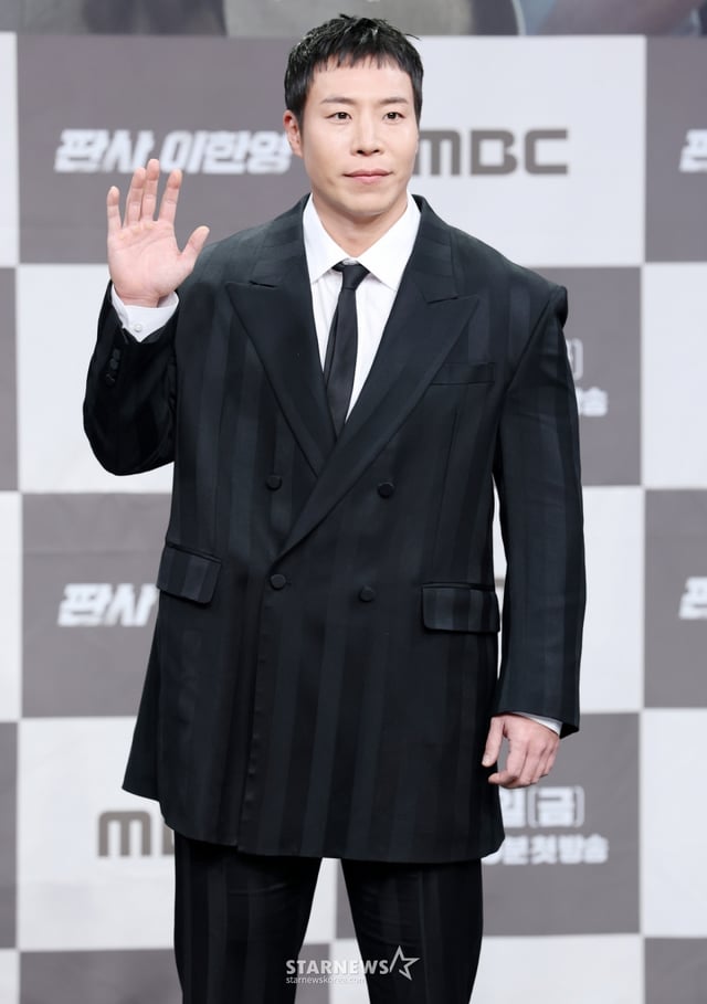 배우 태원석이 2일 서울 마포구 상암동 MBC 골든마우스홀에서 열린 MBC 새 금토드라마 '판사 이한영' 제작발표회에 참석해 포즈를 취하고 있다. /2026.01.02 /사진=김휘선 hwijpg@