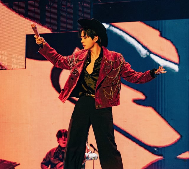 BTS Jin Sweeps 'World Tour Blu-ray' Best Seller Top 1 | STARNEWS
