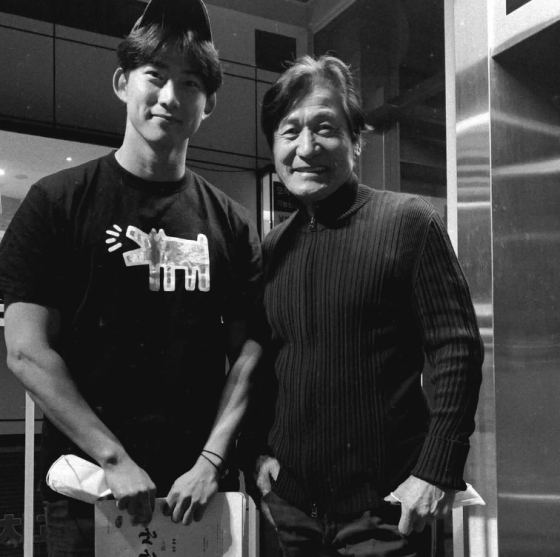 옥택연 안성기 /사진=옥택연 SNS