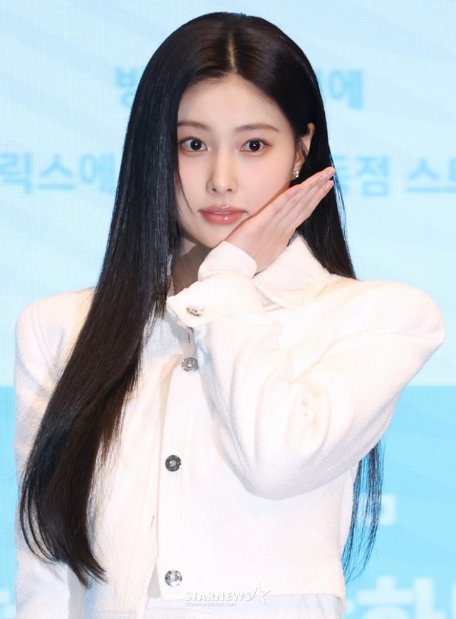 배우 강혜원이 7일 오후 서울 구로구 더세인트에서 진행된 일본TV TOKYO 드라마 '첫입에 반하다' 제작발표회에 참석해 포즈를 취하고 있다. ‘첫입에 반하다’는 일본과 한국의 각 문화와 가치관 차이에 혼란스럽지만 서로에게 끌리는 하세 타이가와 박린의 진심이 가슴 깊이 전해지는 순정 러브 스토리다. /2026.01.07 /사진=이동훈 photoguy@