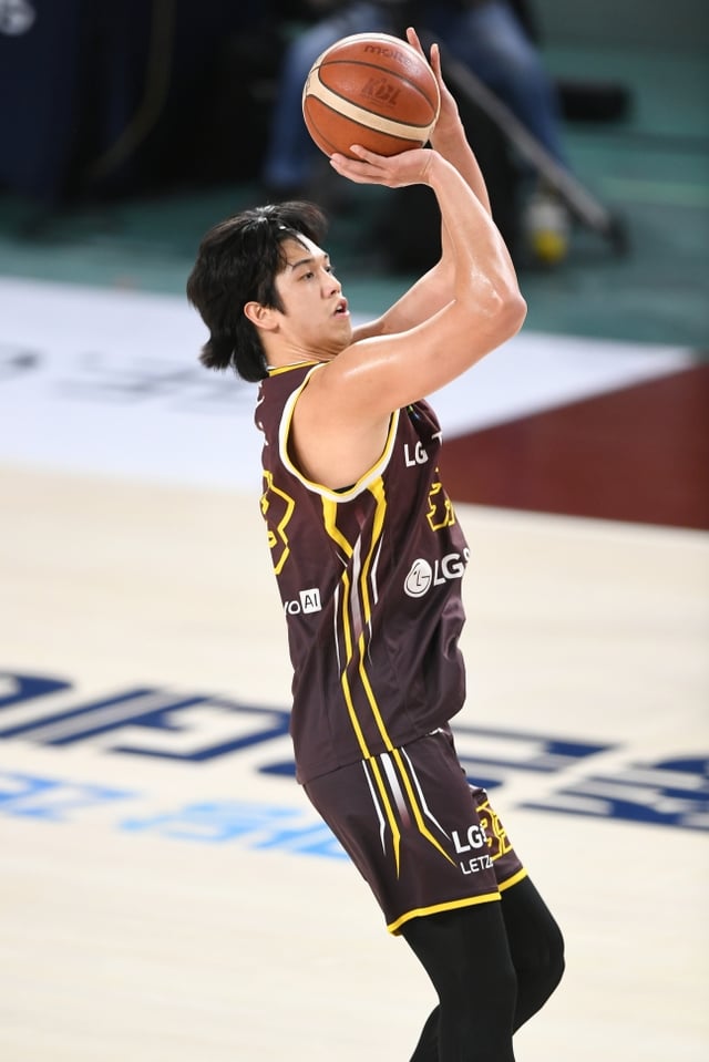 점프슛을 던지고 있는 양준혁. /사진=KBL 제공