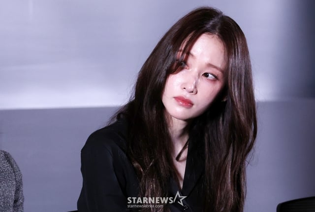 배우 전종서가 8일 서울 송파구 롯데시네마 월드타워점에서 열린 영화 '프로젝트 Y' 언론시사회 및 기자간담회에 참석해 질의응답을 하고 있다. /2026.01.08 /사진=김휘선 hwijpg@