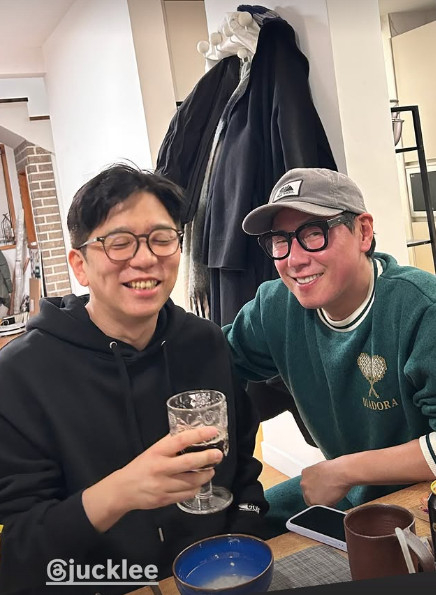 왼쪽부터 이적, 윤종신