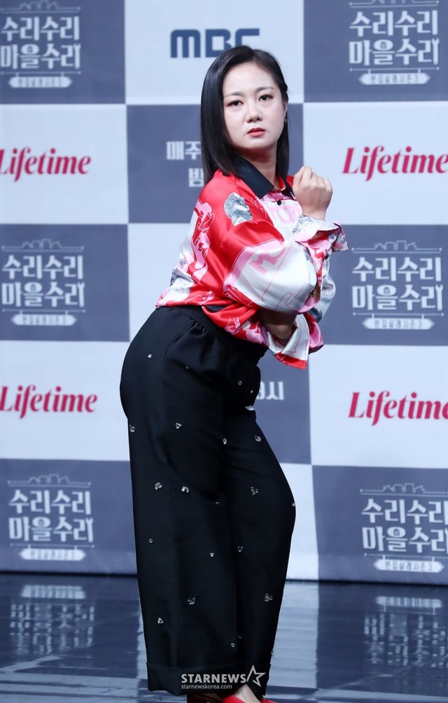 방송인 박나래가 31일 오후 서울 마포구 상암동 MBC사옥에서 진행된 라이프타임 공동제작 빈집 재생 프로젝트 '빈집살래 시즌3-수리수리 마을수리' 제작발표회에 참석해 포즈를 취하고 있다. 2023.07.31 /사진=김창현