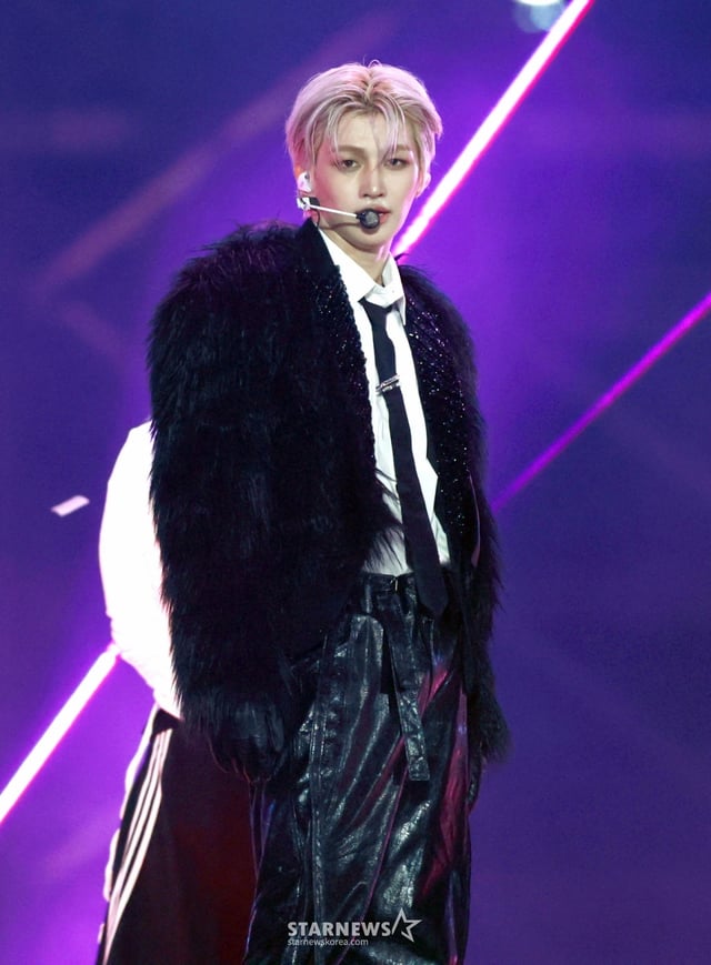그룹 투어스(TWS)가 6일 가오슝 내셔널 스타디움에서 진행된 스타뉴스 주최 '10주년 아시아 아티스트 어워즈 2025(10th Anniversary Asia Artist Awards 2025, '10주년 AAA 2025')에서 멋진 무대를 선보이고 있다. /2025.12.06 /사진=임성균 tjdrbs23@