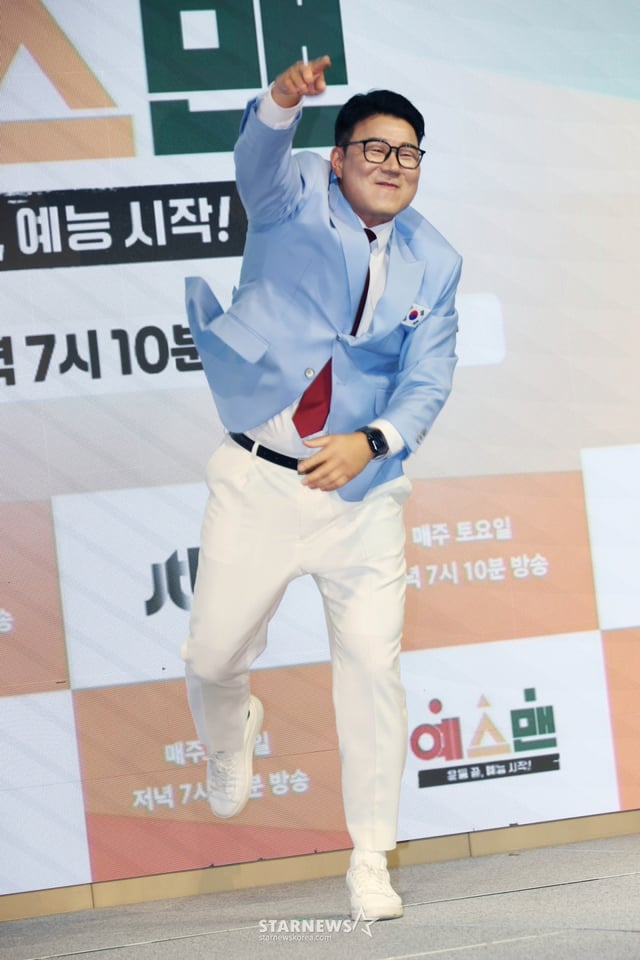 전 테니스선수 이형택이 14일 오후 서울 영등포구 페어몬트 앰배서더 호텔에서 진행된 JTBC 예능 '예스맨' 제작발표회에 참석해 포즈를 취하고 있다. 레전드 스포츠 스타들의 치열한 예능 생존전 ‘예스맨’은 오는 17일 첫 방송된다. /2026.01.14 /사진=이동훈 photoguy@