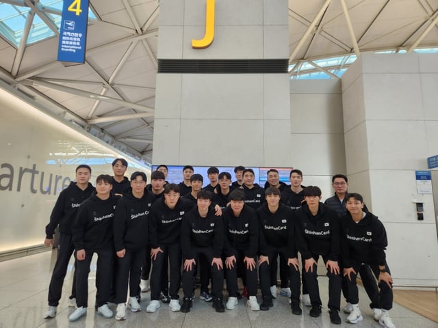 한국 남자 핸드볼 대표팀의 출국 모습. /사진=대한핸드볼협회 제공