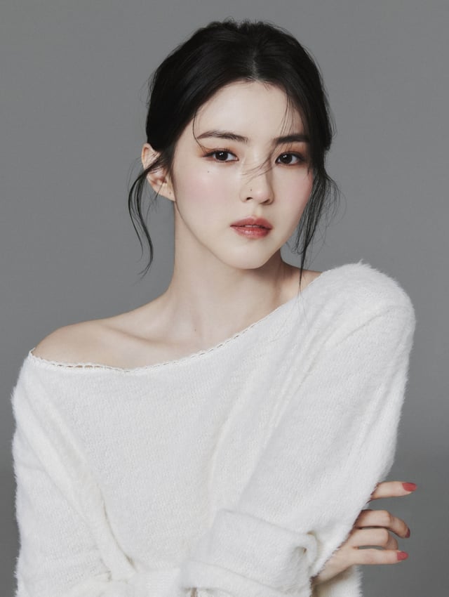 영화 '프로젝트 Y'의 주연배우 한소희가 16일 진행된 인터뷰를 위해 포즈를 취하고 있다. /사진제공=9아토엔터테인먼트 /사진=이동훈 photoguy@