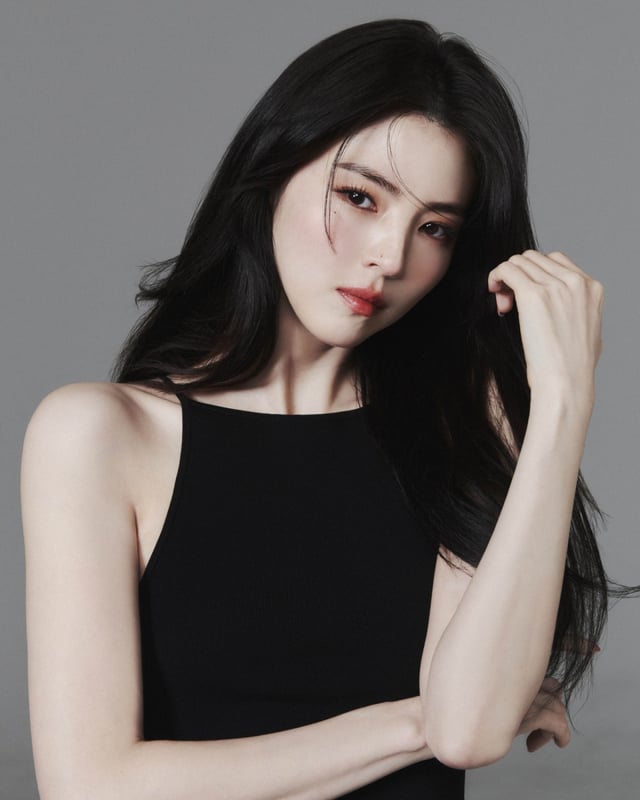 영화 '프로젝트 Y'의 주연배우 한소희가 16일 진행된 인터뷰를 위해 포즈를 취하고 있다. /사진제공=9아토엔터테인먼트 /사진=이동훈 photoguy@