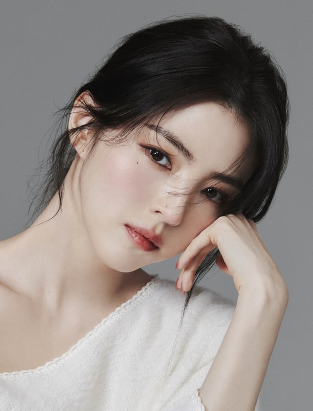 영화 '프로젝트 Y'의 주연배우 한소희가 16일 진행된 인터뷰를 위해 포즈를 취하고 있다. /사진제공=9아토엔터테인먼트 /사진=이동훈 photoguy@