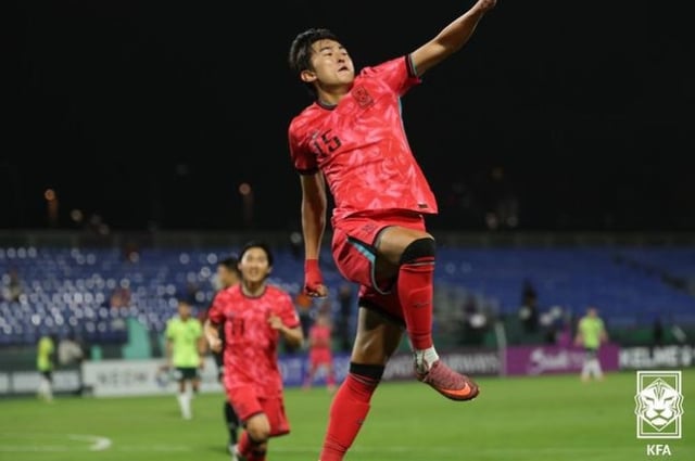 백가온이 18일 오전 0시30분(한국시간) 사우디아라비아 제다의 킹 압둘라 스포츠 시티 스타디움에서 열린 호주와의 '2026 AFC U-23 아시안컵' 8강에서 선제골을 넣고 골 세리머니를 하고 있다. /사진=대한축구협회 제공