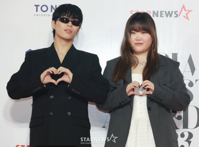 악뮤 이찬혁, 이수현이 '2023 아시아 아티스트 어워즈 인 필리핀'(2023 Asia Artist Awards IN THE PHIPPINES, 이하 '2023 AAA') 레드카펫 행사에 참석해 포즈를 취하고 있다. 2023.12.14 /사진=이동훈
