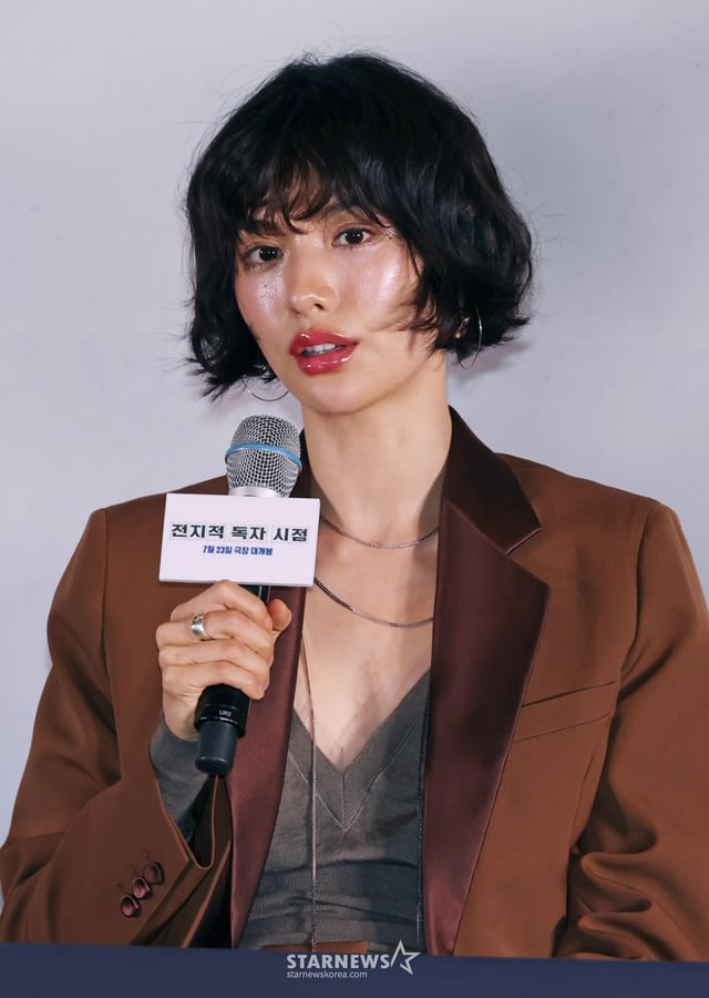 배우 나나가 15일 오후 서울 메가박스 코엑스에서 진행된 영화 '전지적 독자 시점'(감독 김병우) 언론시사회 및 기자간담회에 참석해 질문에 답하고 있다.  10년 이상 연재된 소설이 완결된 날 소설 속 세계가 현실이 된 세상에서 유일한 독자였던 ‘김독자’가 소설의 주인공 ‘유중혁’과 동료들과 함께 멸망한 세계에서 살아남기 위한 펼치는 이야기를 그린 판타지 액션 영화 '전지적 독자 시점’은 오는 23일 개봉한다. /2025.07.15 /사진=이동훈 photoguy@