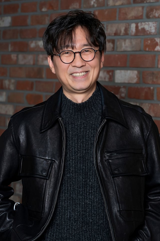 映画「王と暮らす男」のチャン·ハンジュン監督が23日に行われたラウンドインタビューのためにポーズを取っている。 /写真提供=ショーボックス 2026.01.23 /写真=イ·ドンフン photoguy@
